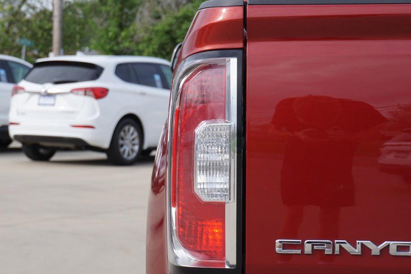 Used 2016 GMC Canyon SLT w/ Driver Alert Package AWD/4WD image 19