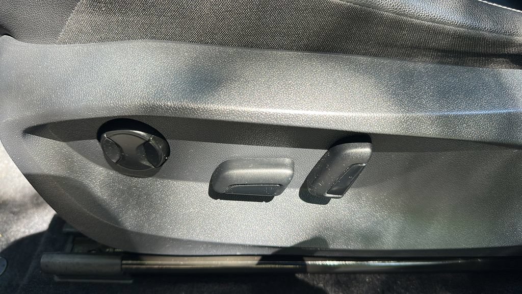 Certified 2022 Volkswagen Tiguan SE FWD image 16