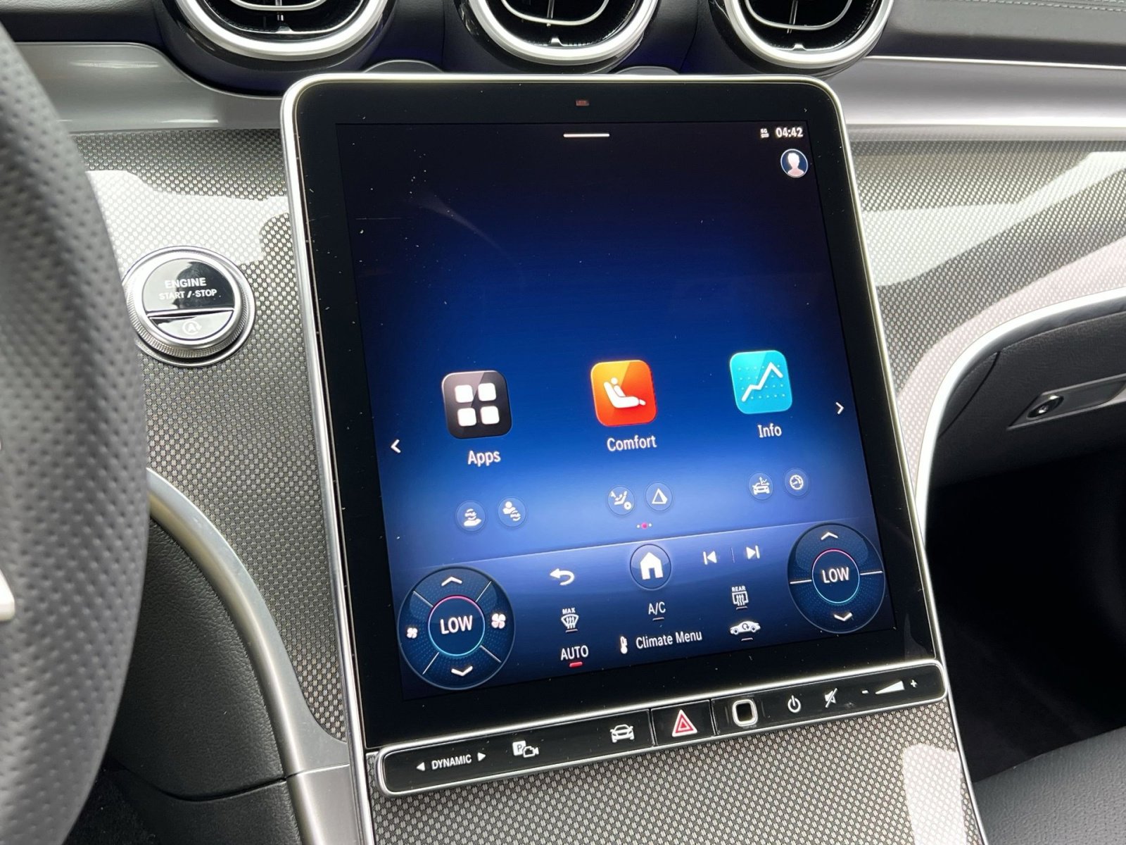 New 2025 Mercedes-Benz C 300 4MATIC Sedan image 18