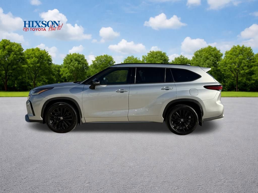 Used 2023 Toyota Highlander XSE image 3