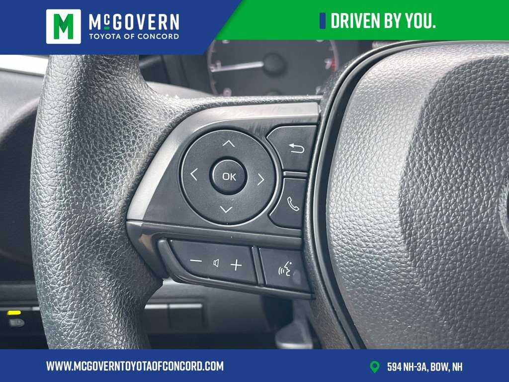 Used 2025 Toyota Corolla LE FWD image 13