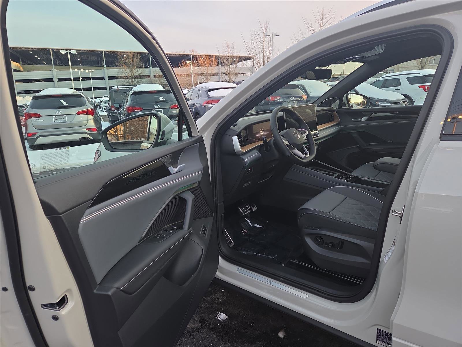 New 2026 Volkswagen Tiguan SEL R-Line image 11