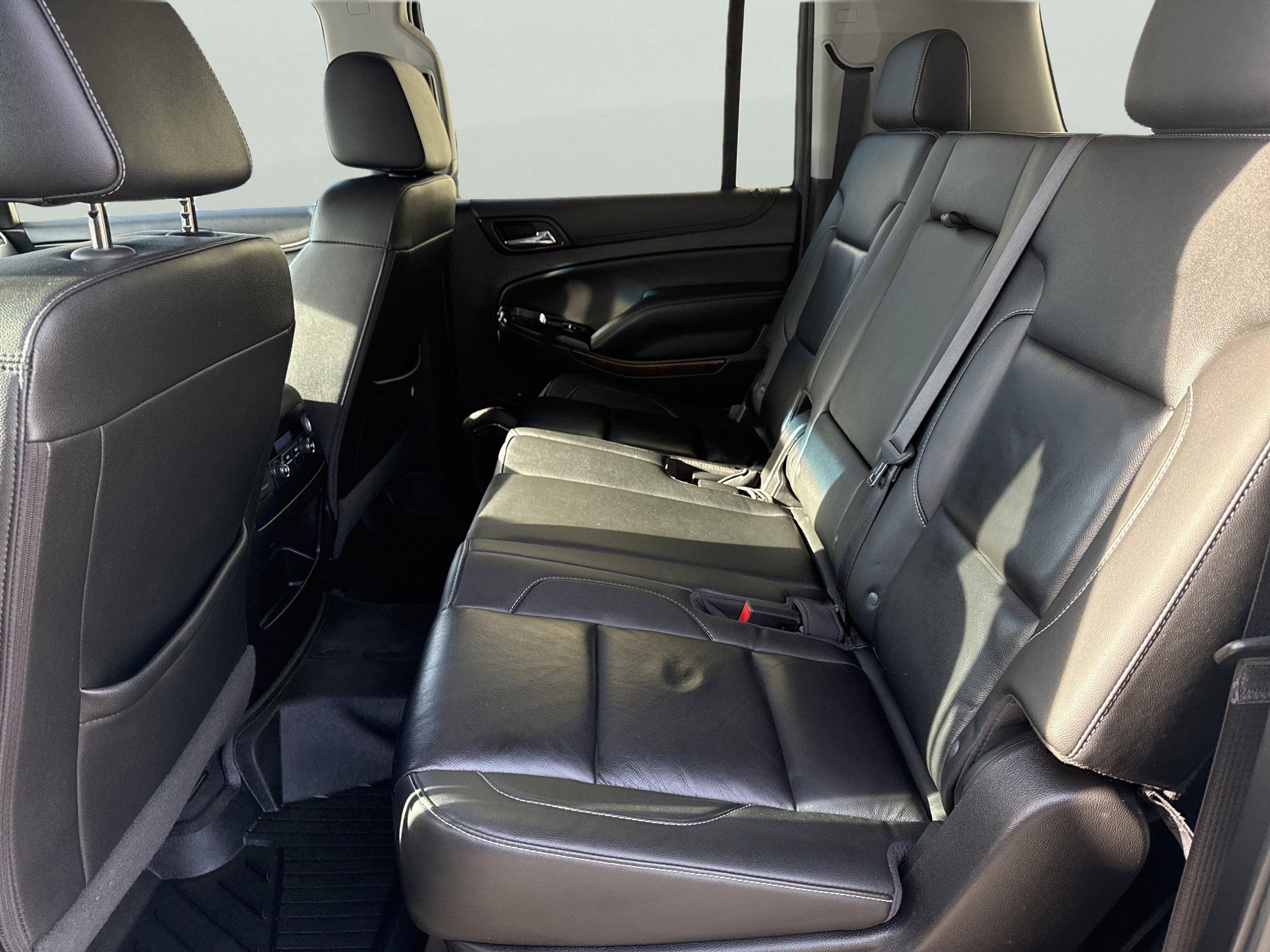 Used 2019 Chevrolet Suburban LT image 11