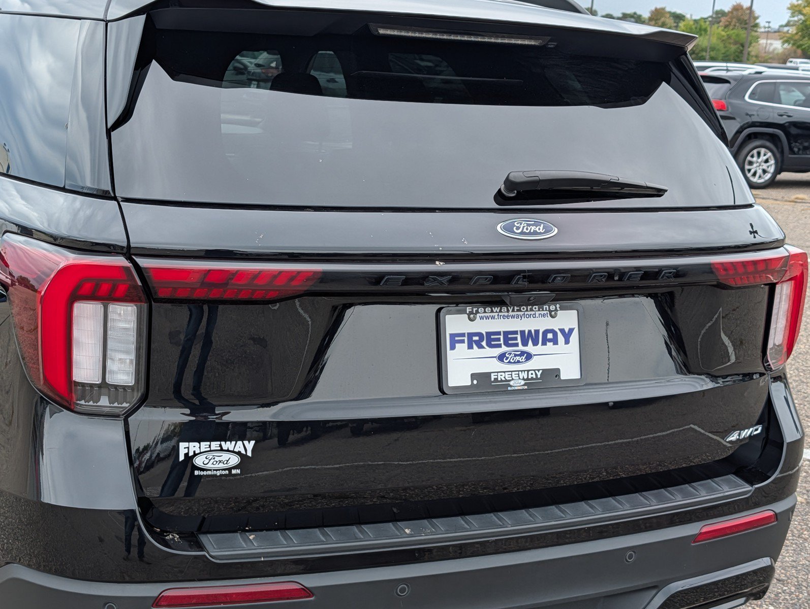 Used 2025 Ford Explorer ST-Line AWD/4WD image 10