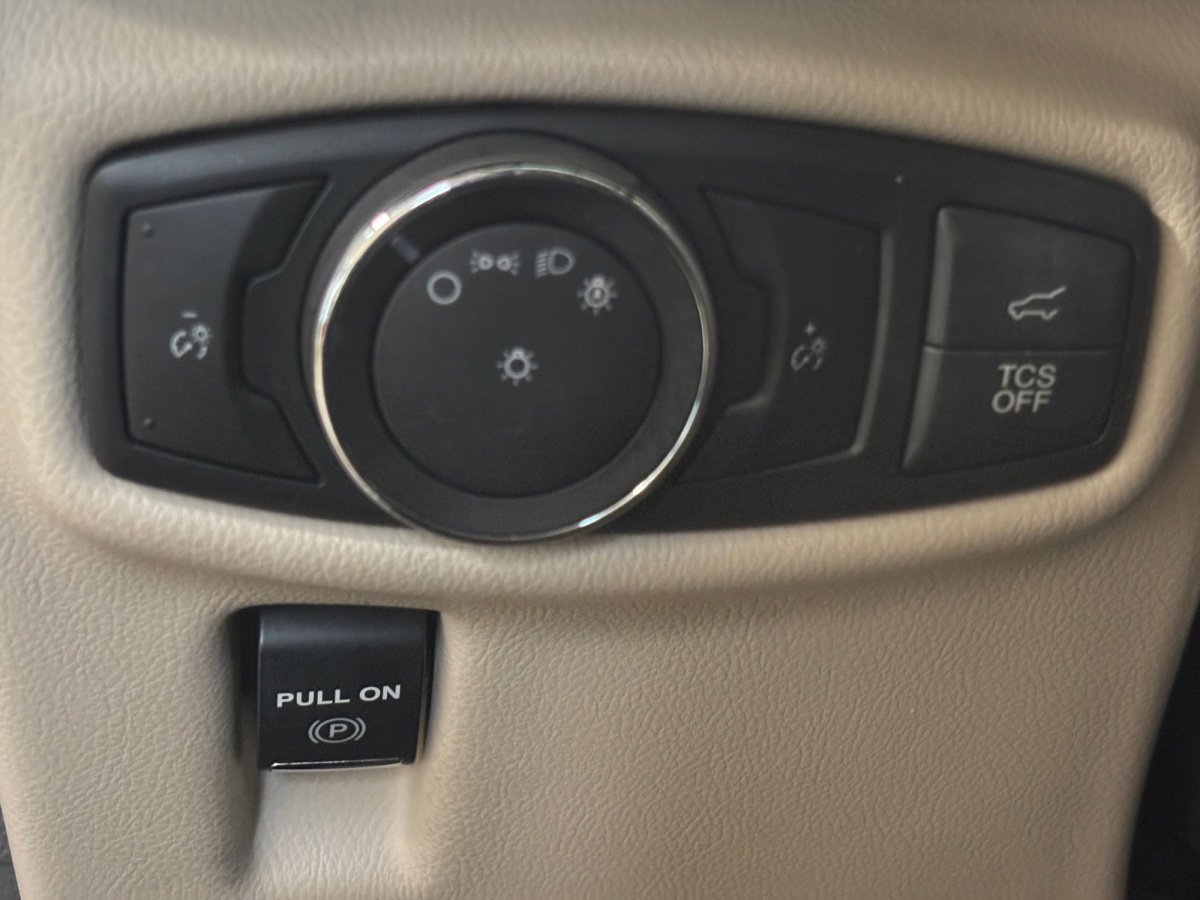 Used 2019 Lincoln Nautilus FWD image 33