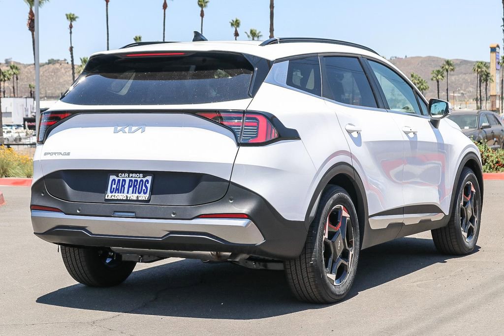 Certified 2026 Kia Sportage EX w/ EX Panorama Roof Package FWD image 9