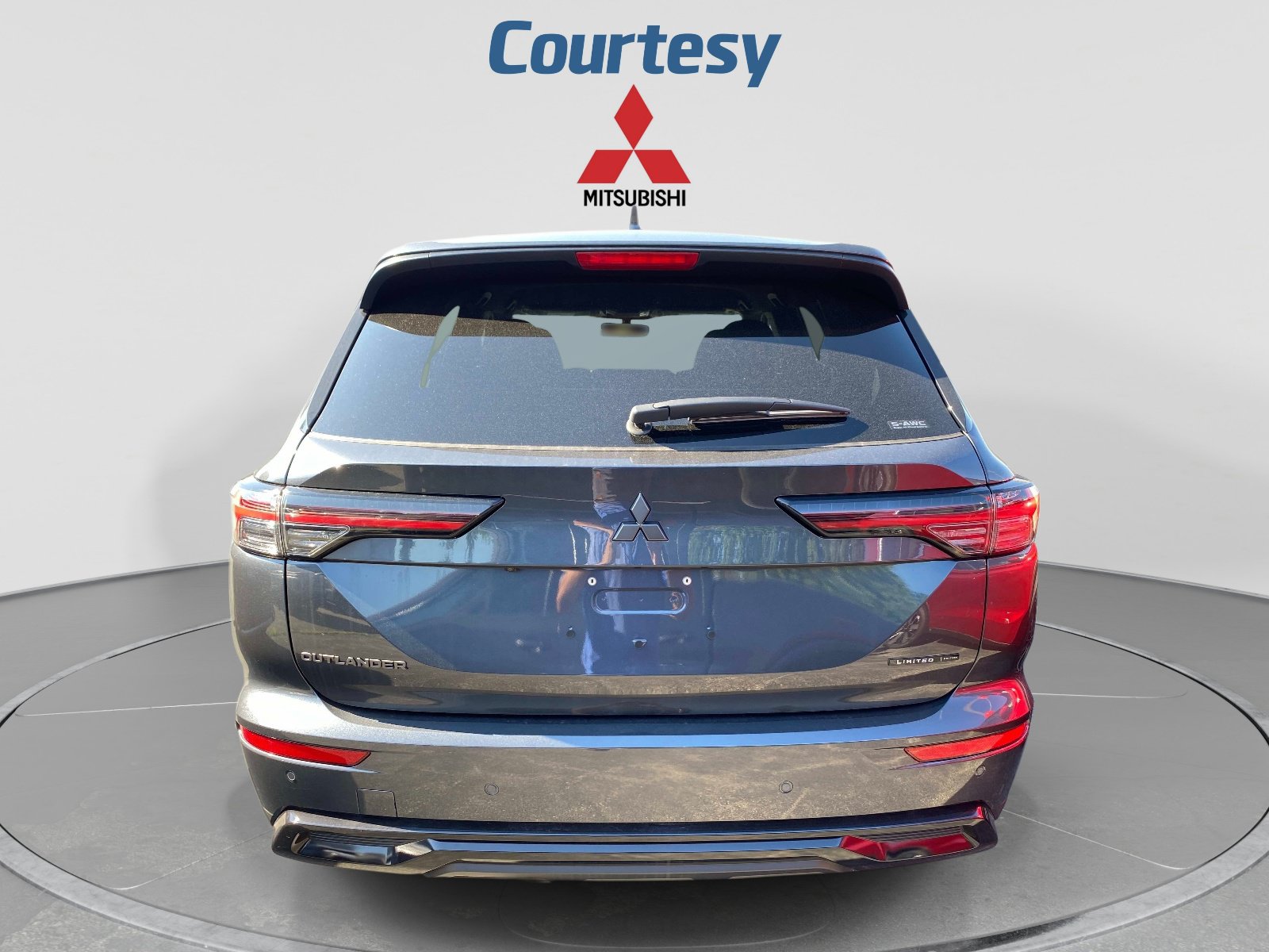 New 2026 Mitsubishi Outlander LE AWD/4WD image 4