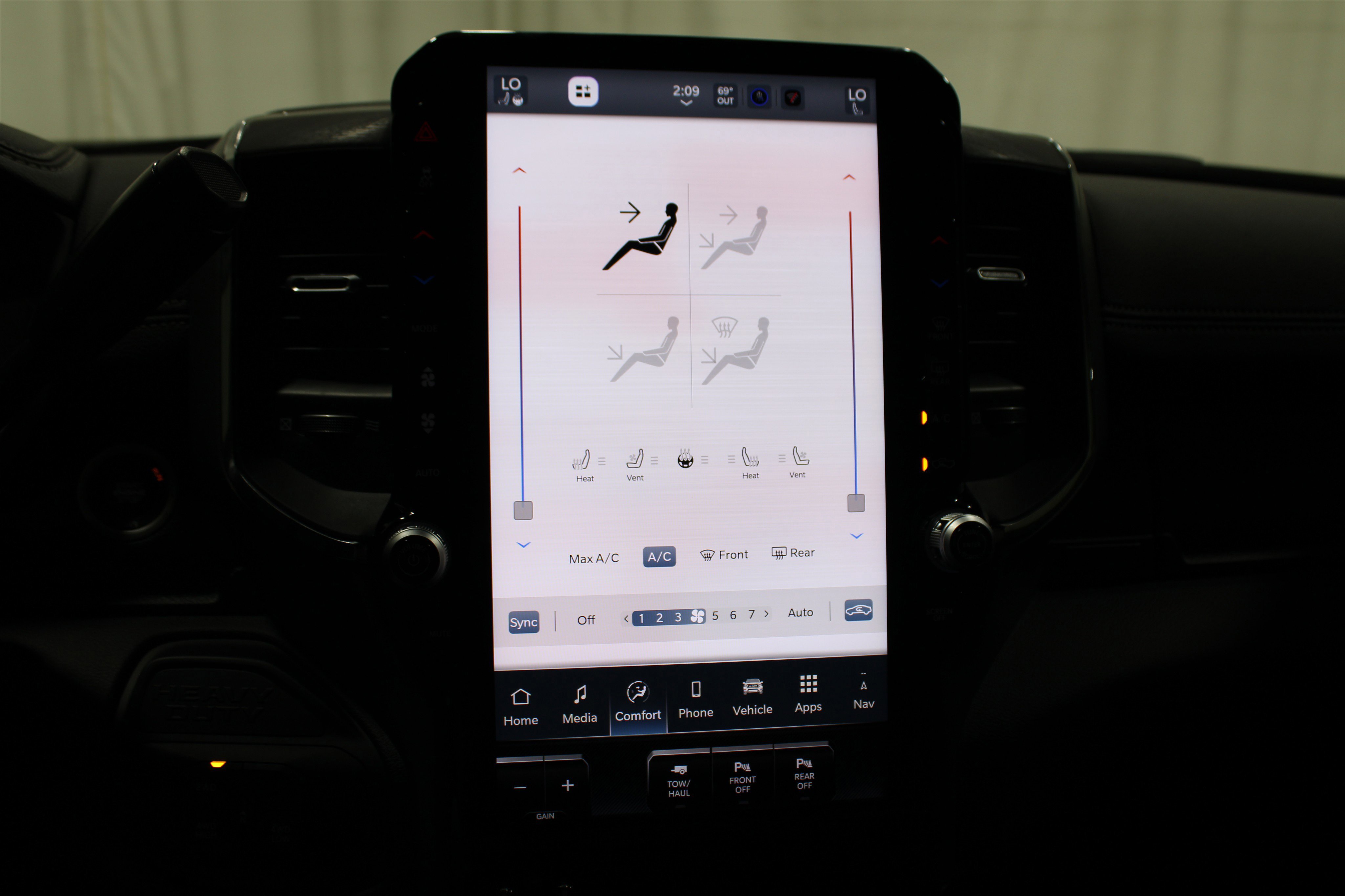 Used 2025 RAM 2500 Laramie image 21