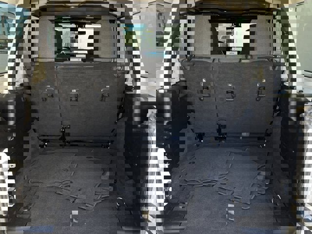 Used 2025 Jeep Wrangler Unlimited Rubicon image 31