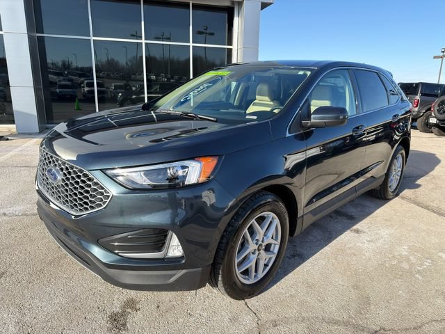 Used 2023 Ford Edge SEL w/ Convenience Package AWD/4WD image 3