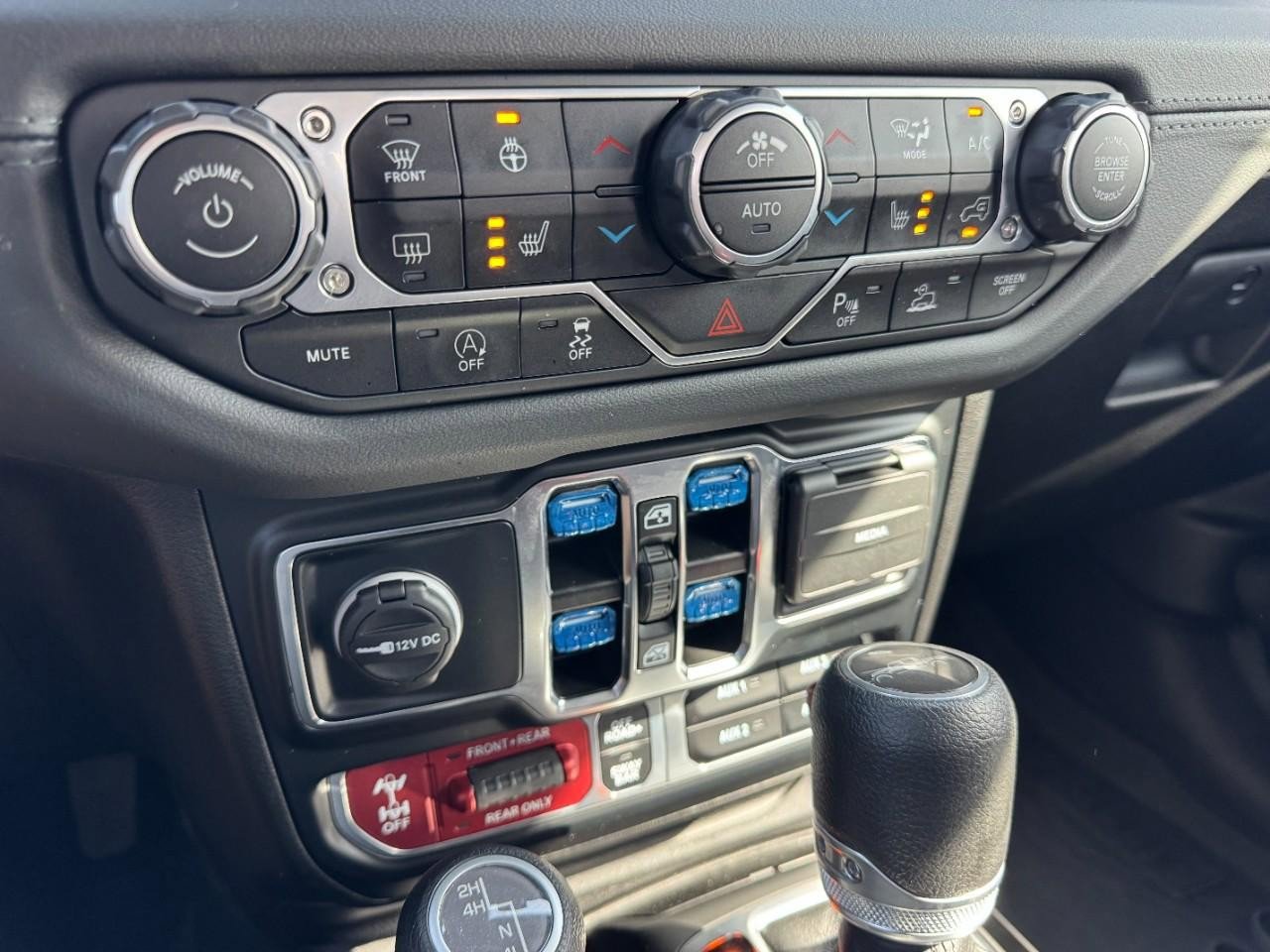 Used 2024 Jeep Gladiator Rubicon w/ Safety Group image 18