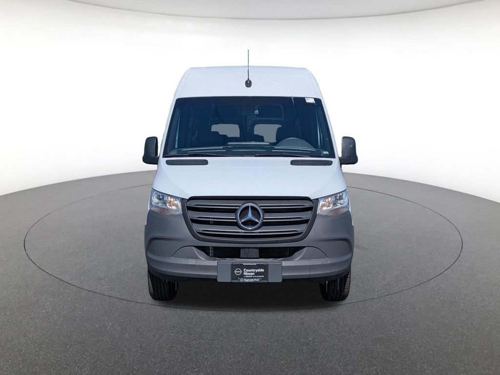 Used 2024 Mercedes-Benz Sprinter 2500 image 2