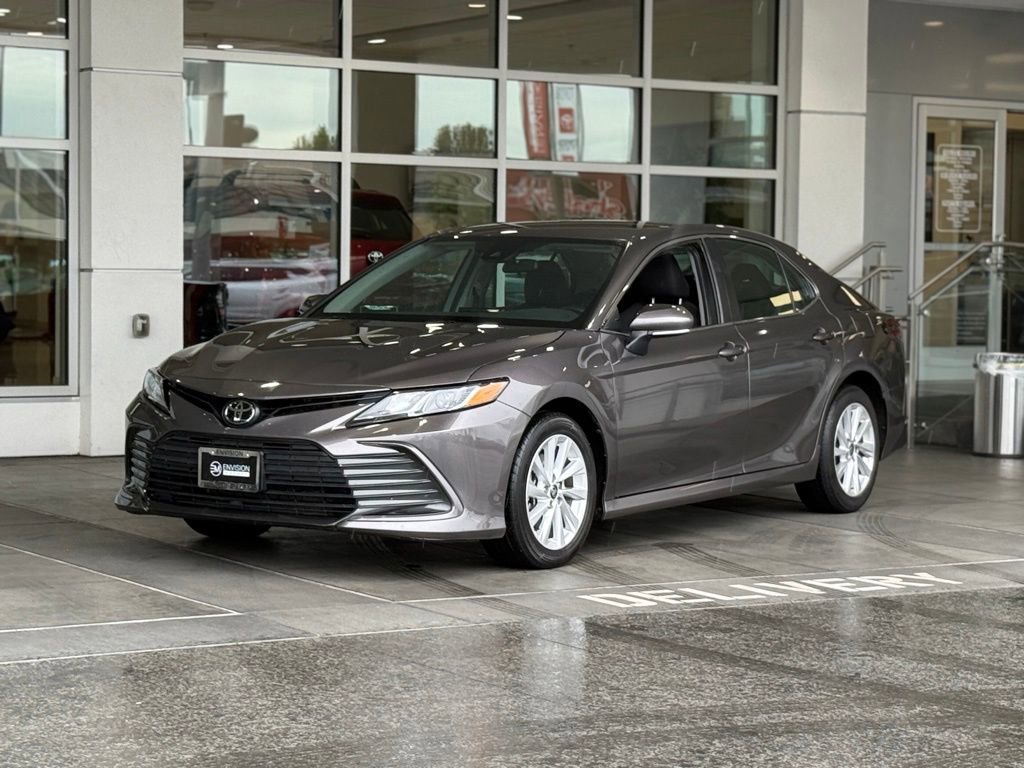 Used 2024 Toyota Camry LE image 2