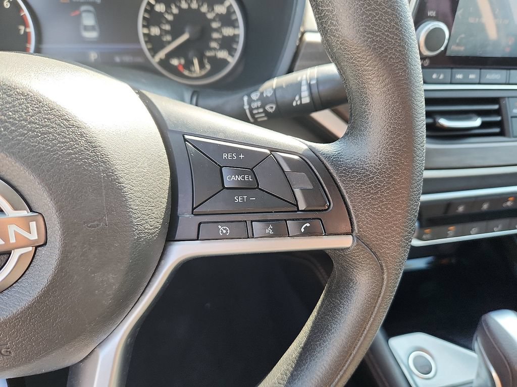 Used 2023 Nissan Altima 2.5 SV FWD image 16