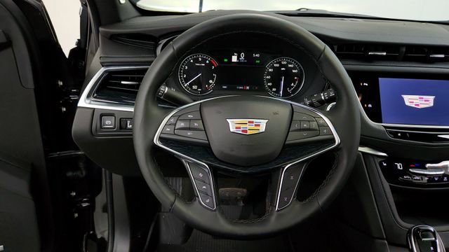 Certified 2025 Cadillac XT5 Premium Luxury w/ LPO, Floor Liner Package image 14