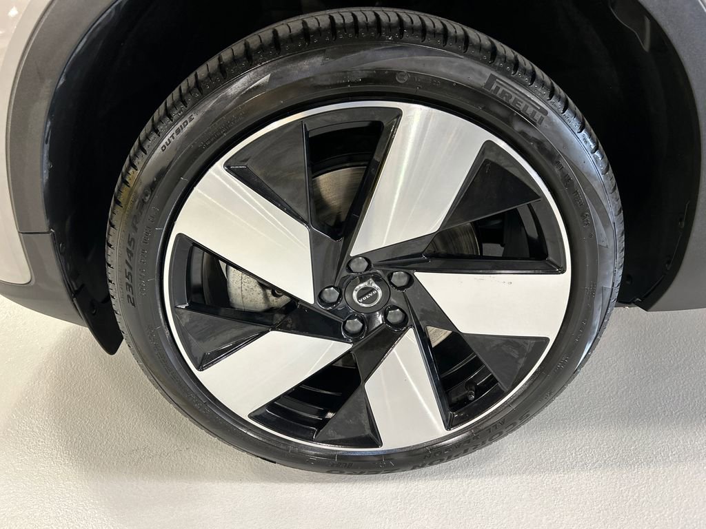 Certified 2023 Volvo C40 P8 Recharge Ultimate image 8