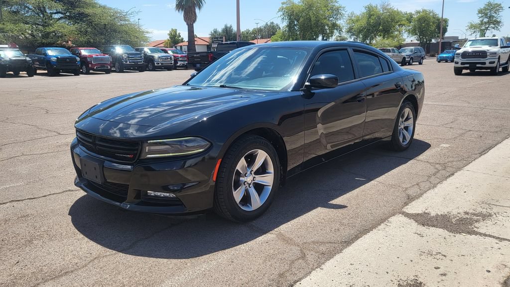 Used 2016 Dodge Charger SXT w/ Navigation & Travel Group RWD image 4