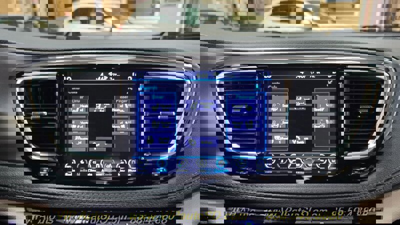 Used 2019 Chrysler Pacifica Limited image 34