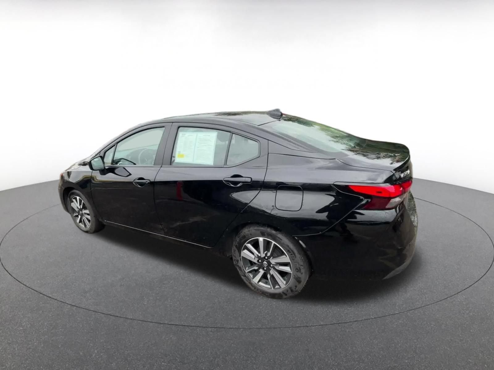Used 2025 Nissan Versa SV FWD image 9