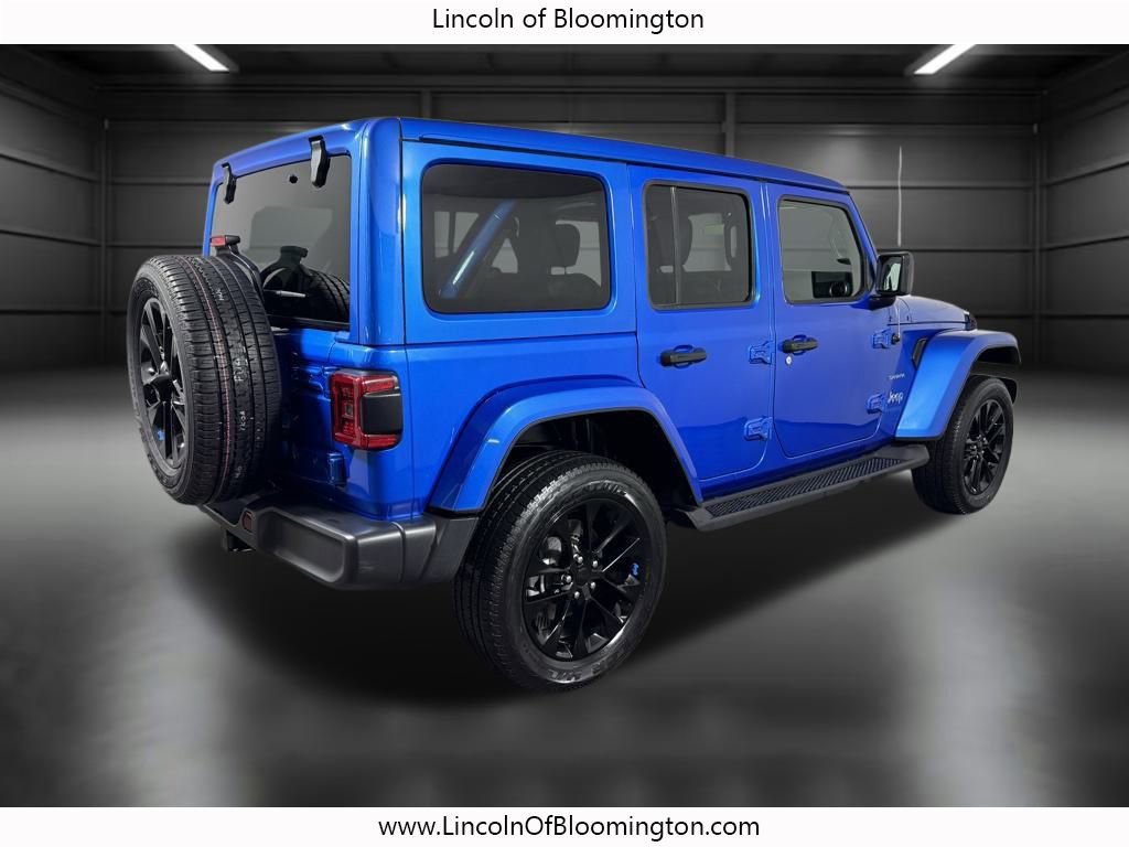 Used 2022 Jeep Wrangler Unlimited Sahara w/ Cold Weather Group image 7