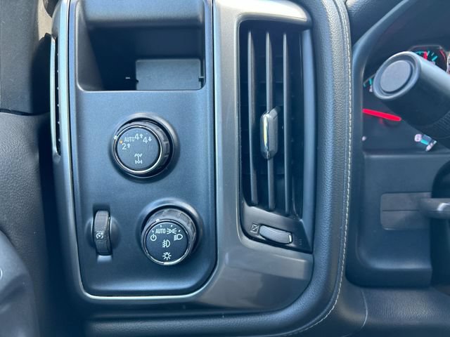 Used 2018 Chevrolet Silverado 1500 LTZ w/ Sport Package AWD/4WD image 17