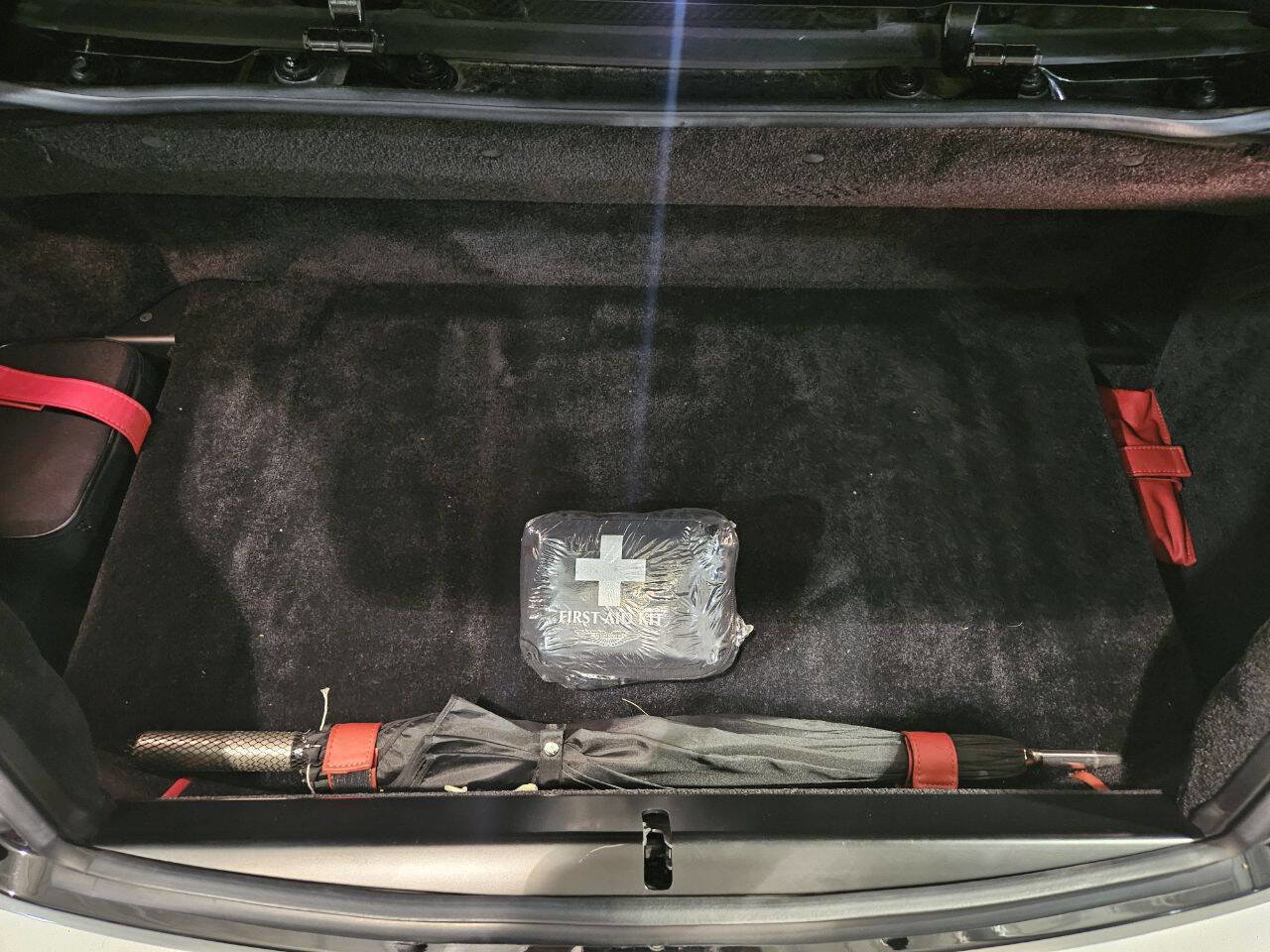 Used 2014 Aston Martin Vanquish Volante image 10