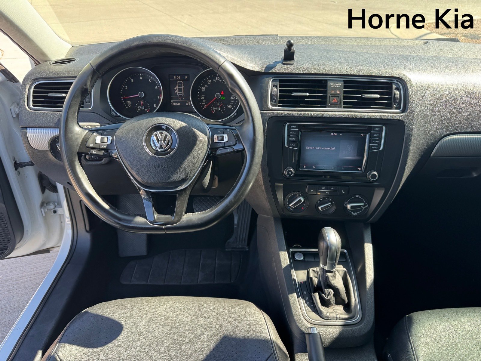 Used 2017 Volkswagen Jetta SE FWD image 15