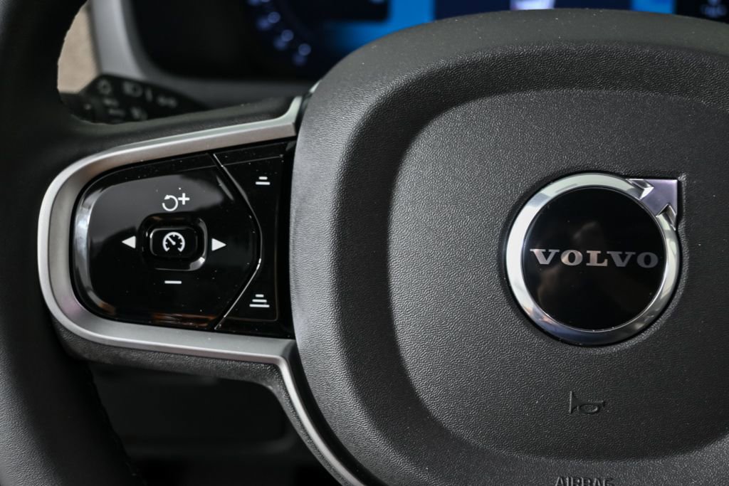 Used 2026 Volvo XC90 B6 Plus w/ Protection Package Premier AWD/4WD image 12