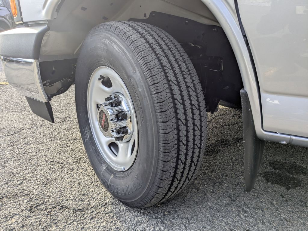 New 2025 GMC Savana 3500 LT w/ LT Preferred Equipment Group image 36