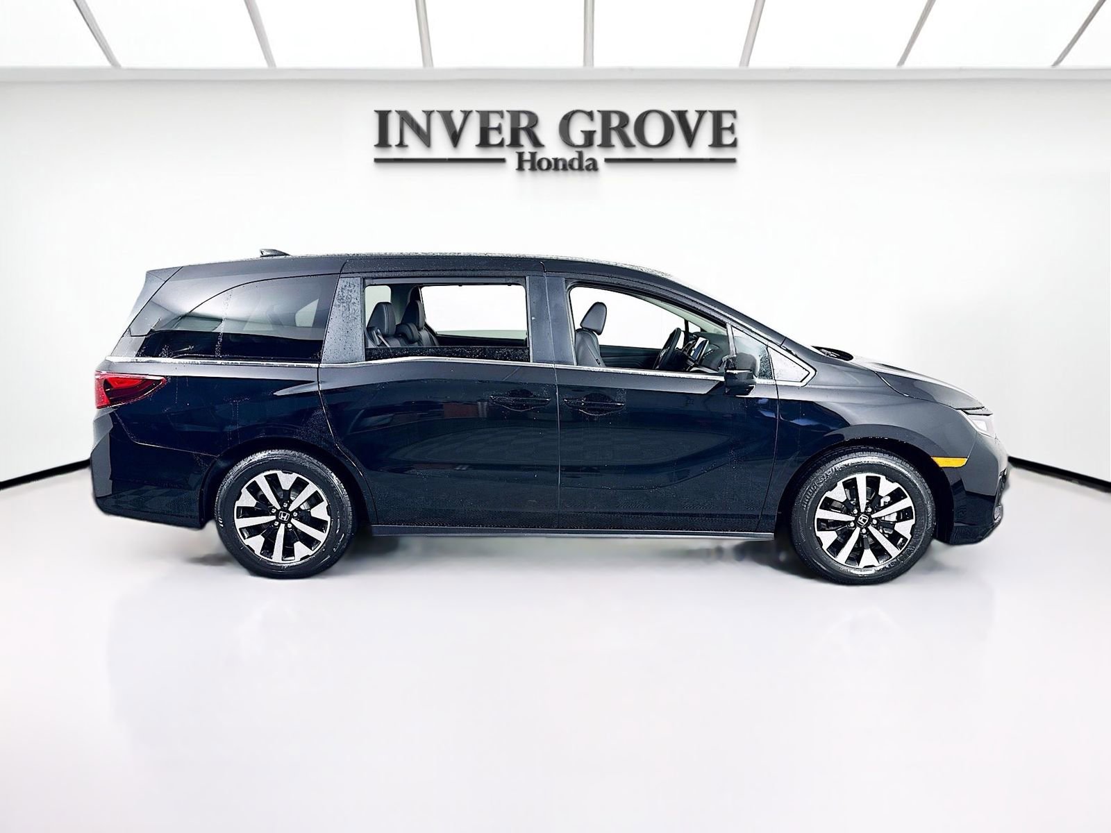 Certified 2026 Honda Odyssey EX-L image 4
