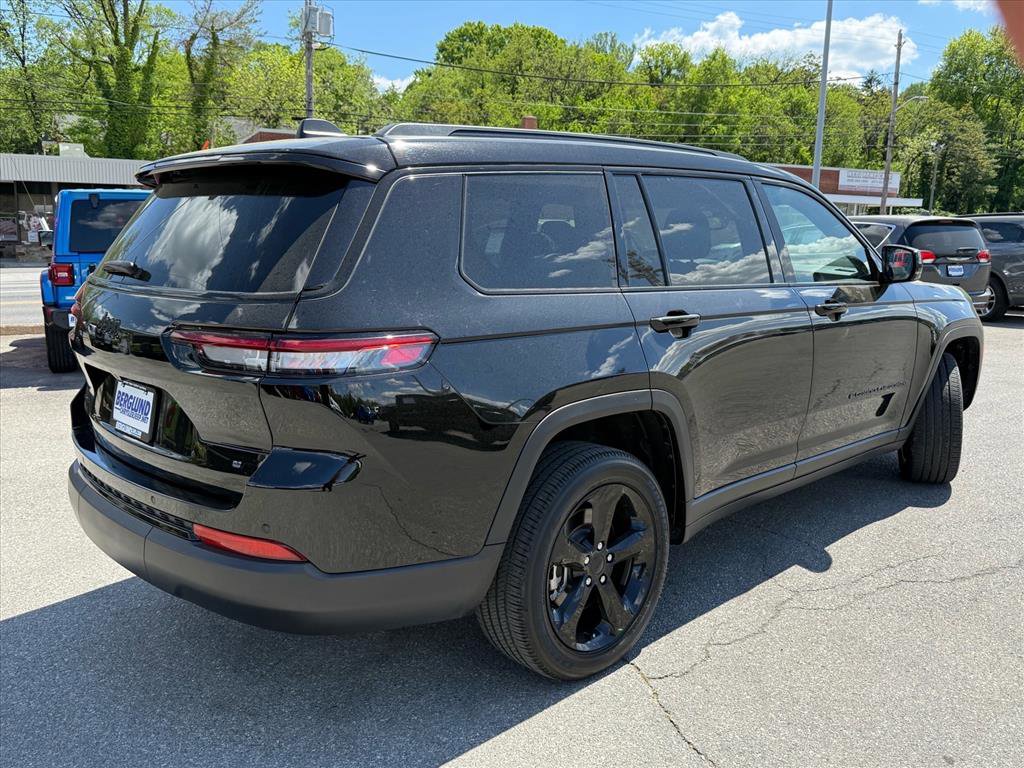 Used 2024 Jeep Grand Cherokee L Laredo AWD/4WD image 4