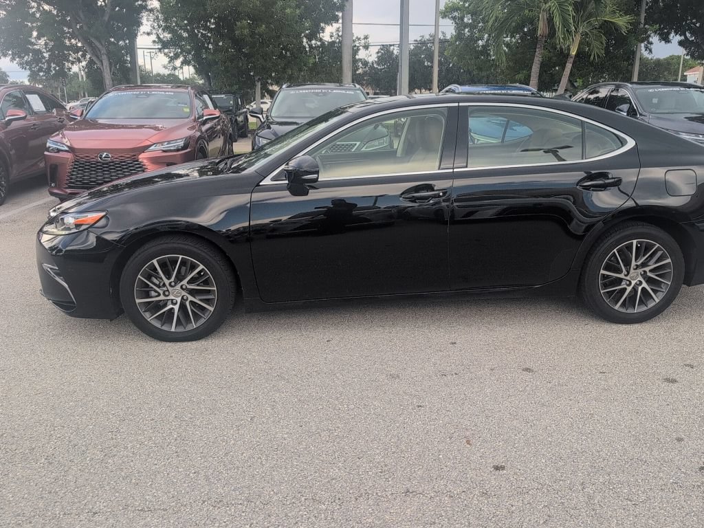 Used 2016 Lexus ES 350 w/ Luxury Package w/Wood Trim FWD image 10