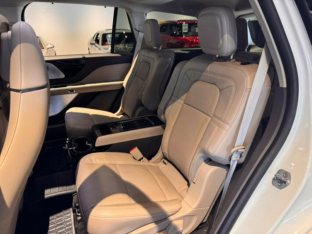 Used 2022 Lincoln Aviator Grand Touring w/ Equipment Group 301A image 11