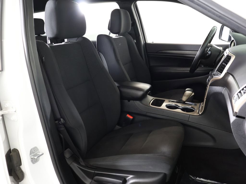 Used 2017 Jeep Grand Cherokee Laredo AWD/4WD image 21