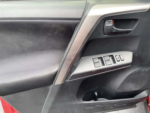 Used 2016 Toyota RAV4 LE FWD image 19