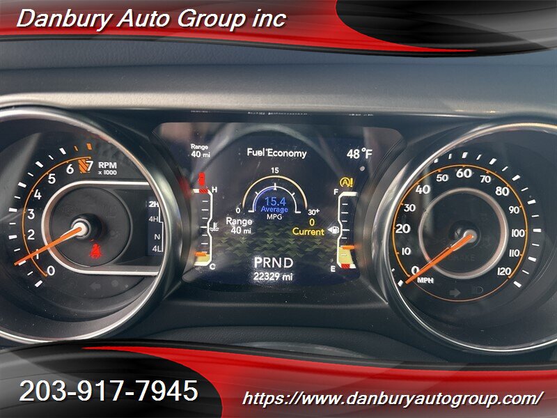 Used 2022 Jeep Wrangler Unlimited Sahara w/ Cold Weather Group AWD/4WD image 11