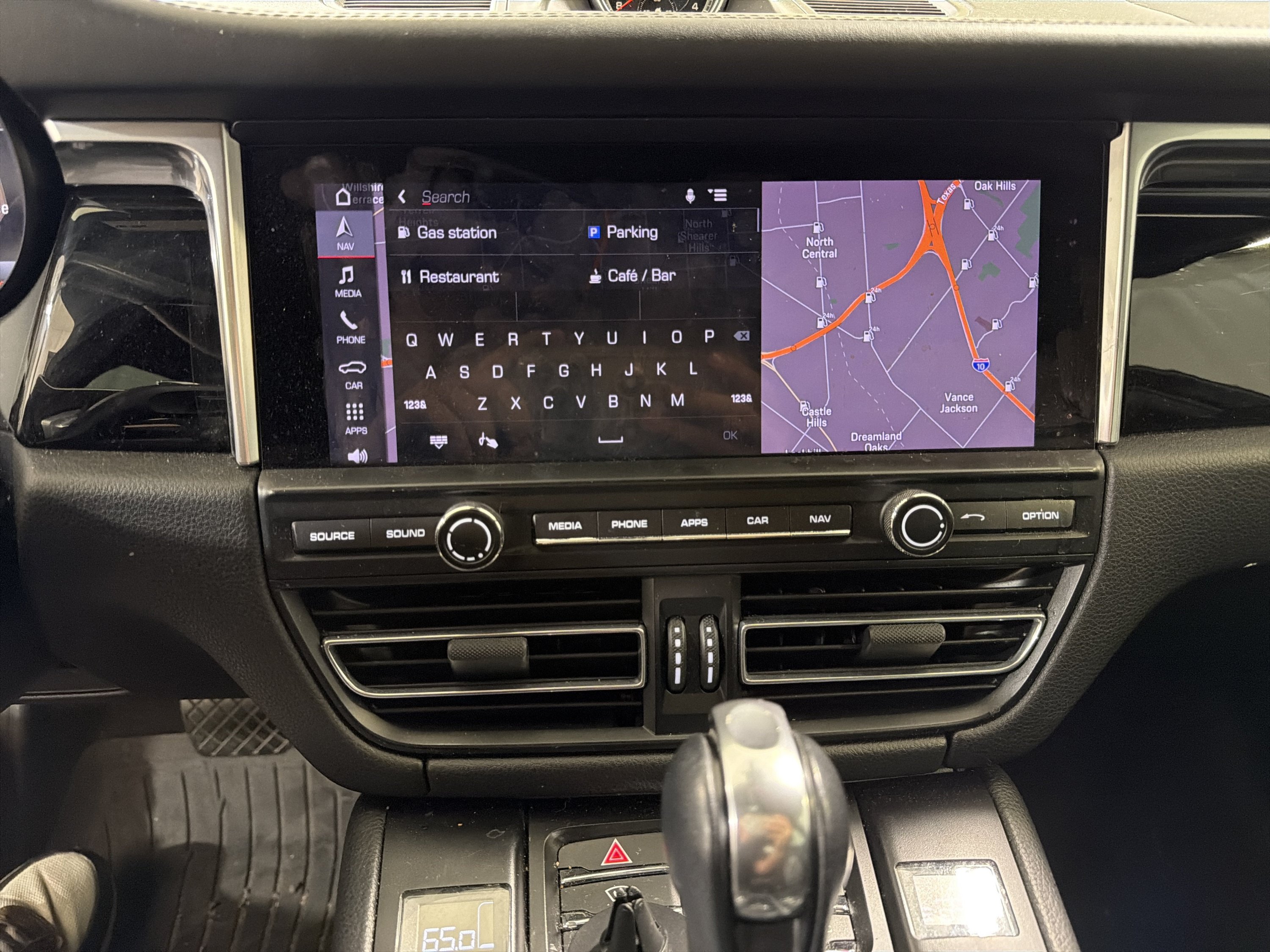 Used 2021 Porsche Macan AWD/4WD image 16