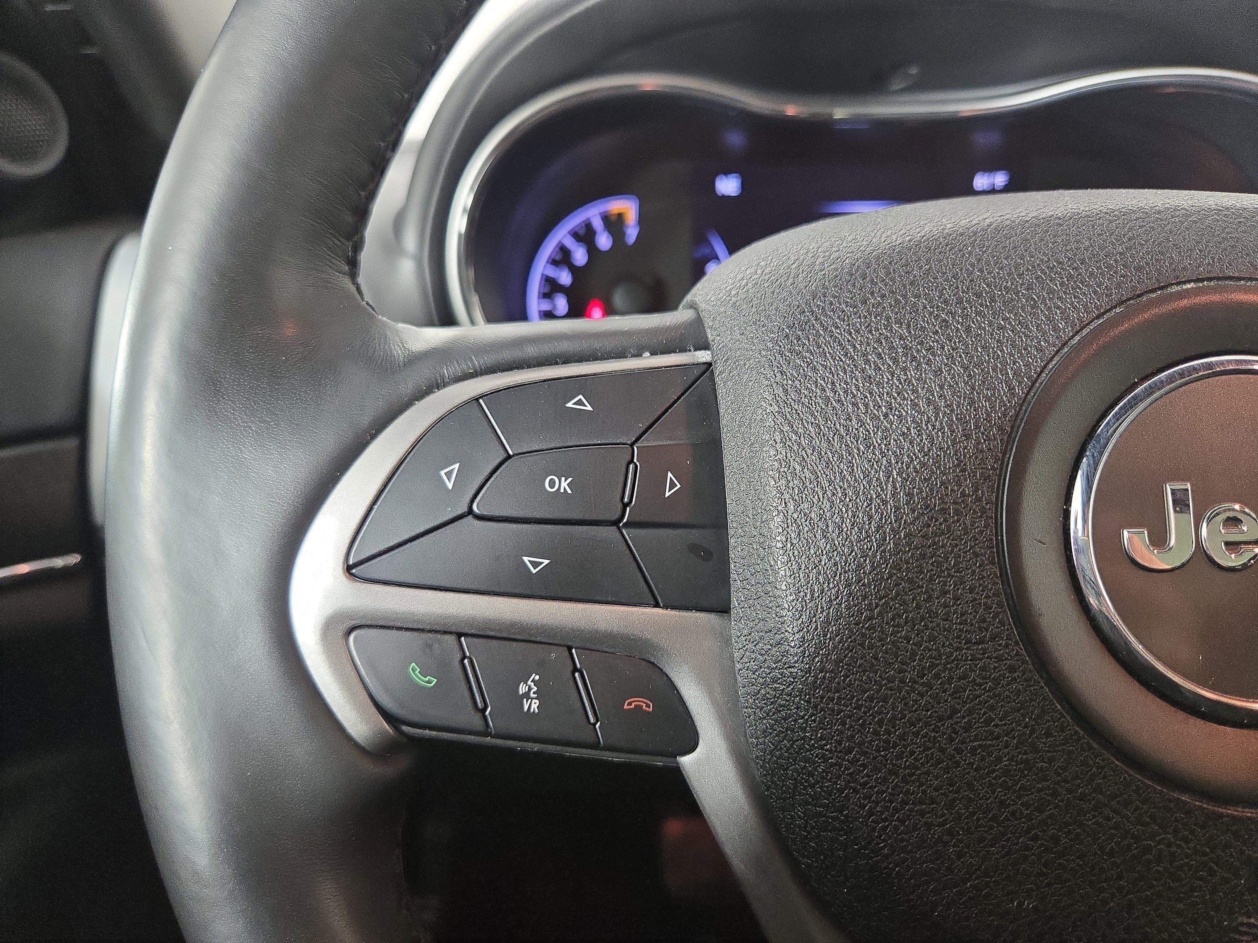 Used 2018 Jeep Grand Cherokee Limited AWD/4WD image 15