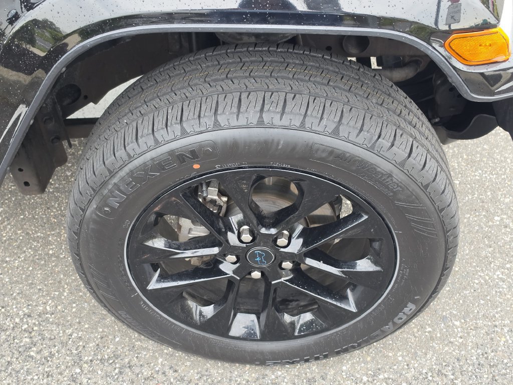 Used 2024 Jeep Wrangler Unlimited Sahara AWD/4WD image 9