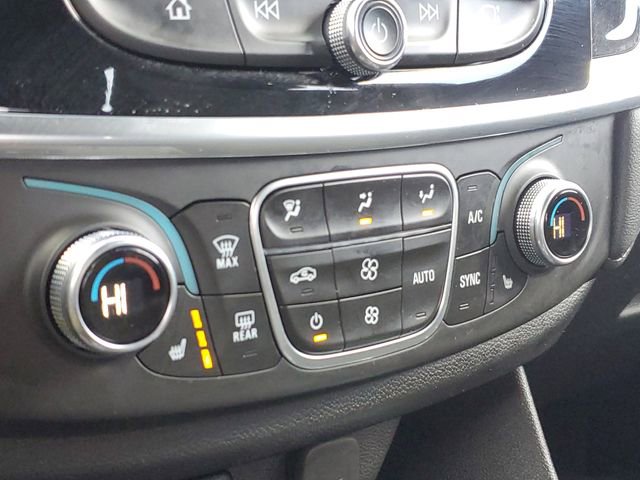 Used 2023 Chevrolet Traverse LT image 14