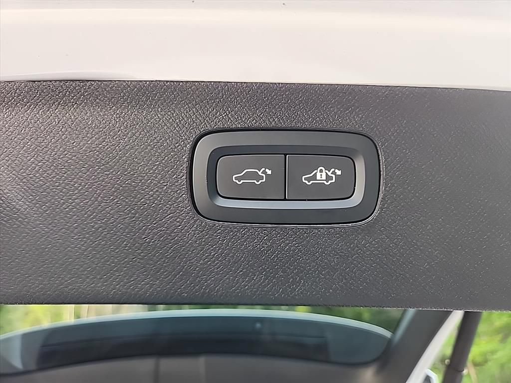 Certified 2024 Volvo XC90 T8 Core w/ Protection Package Premier AWD/4WD image 33