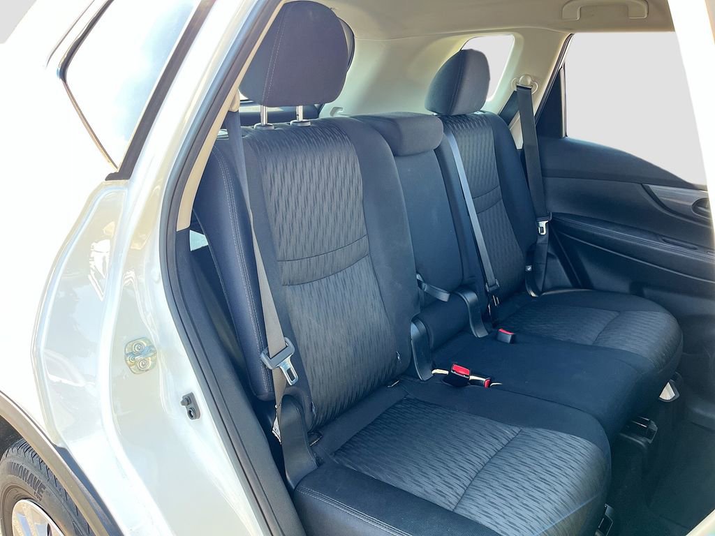 Used 2020 Nissan Rogue S image 24