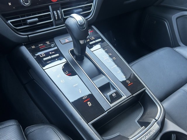Certified 2025 Porsche Macan image 35