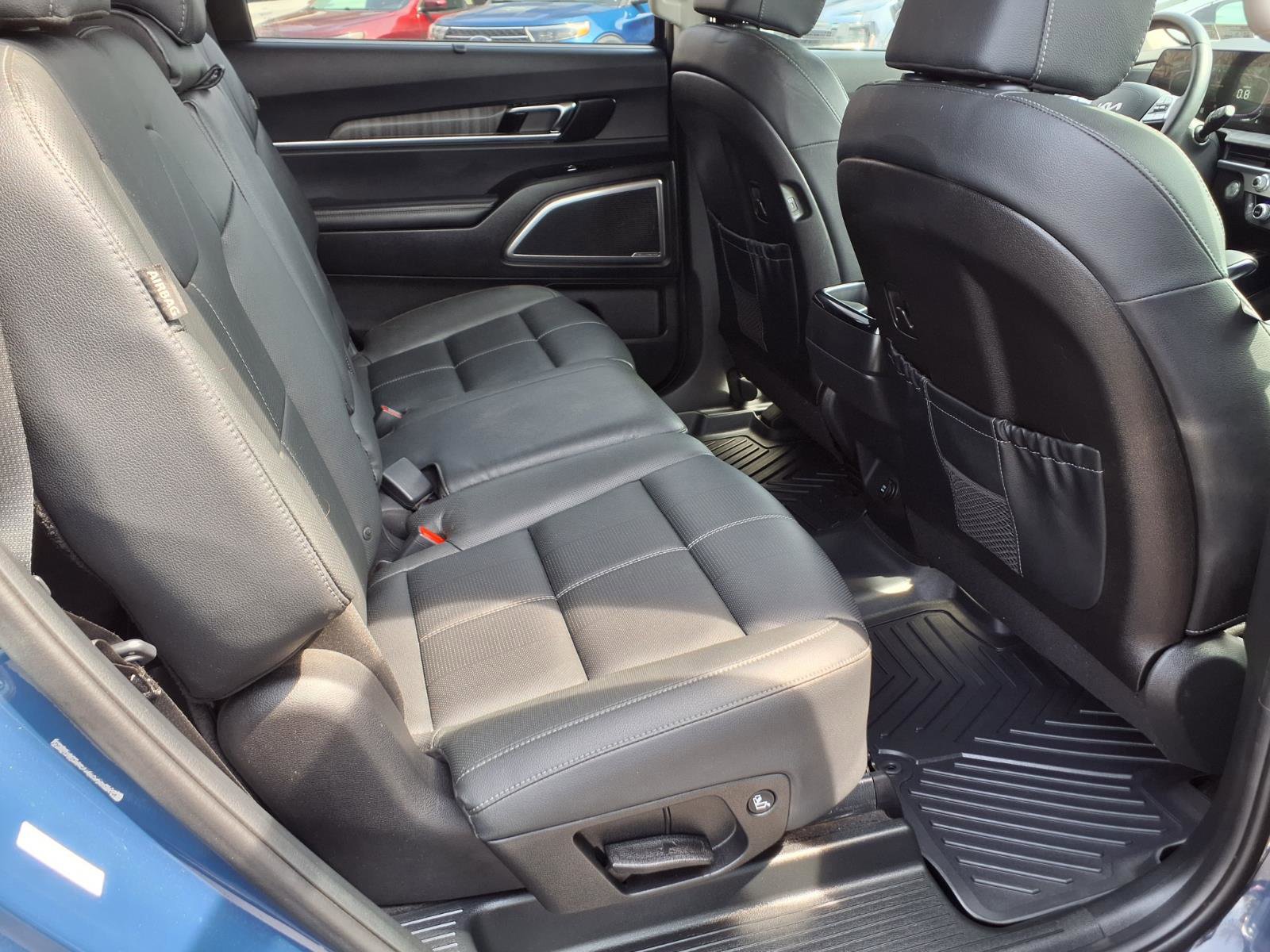 Used 2024 Kia Telluride EX AWD/4WD image 12