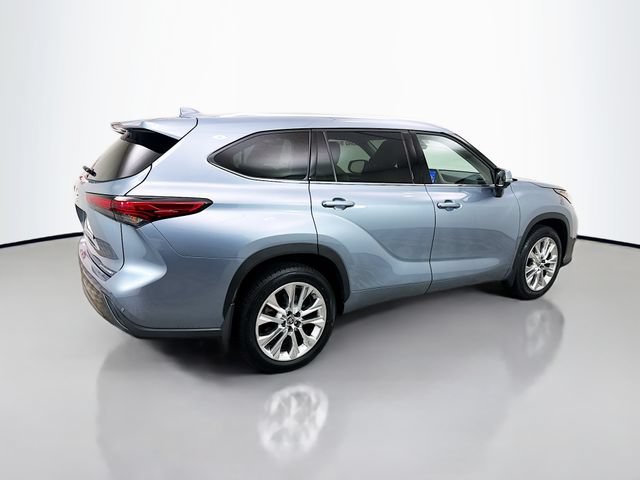 Used 2023 Toyota Highlander Limited AWD/4WD image 7