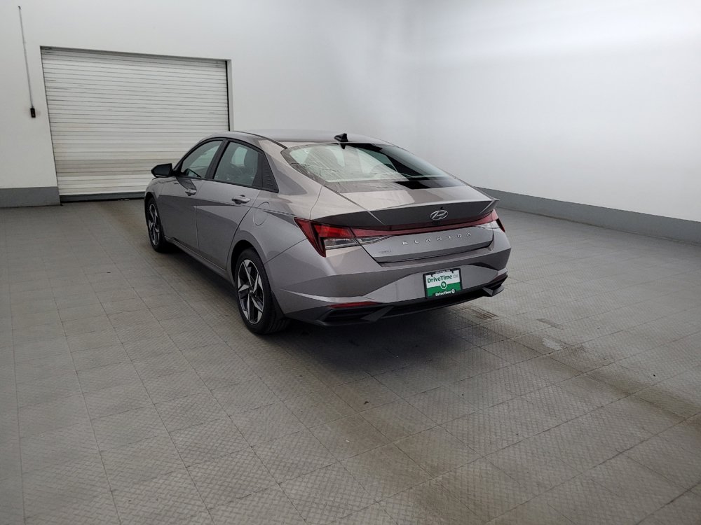 Used 2023 Hyundai Elantra SEL w/ Convenience Package FWD image 5