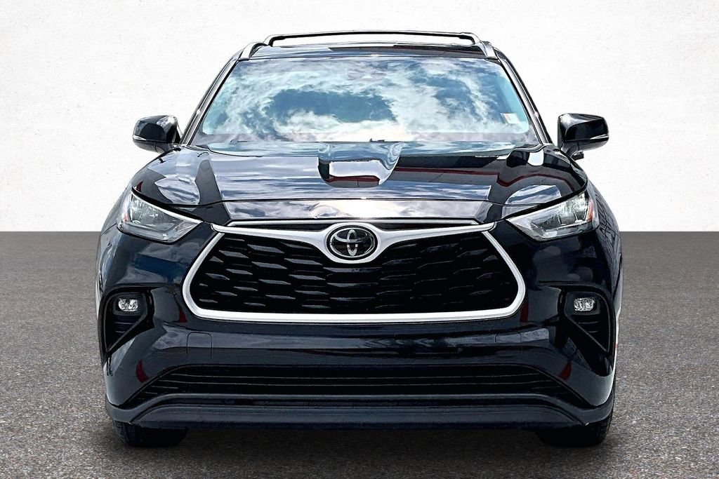 Certified 2020 Toyota Highlander XLE FWD image 4