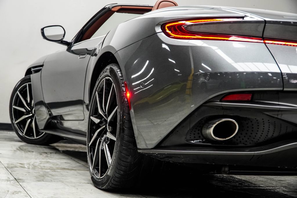 Used 2019 Aston Martin DB11 Volante RWD image 21