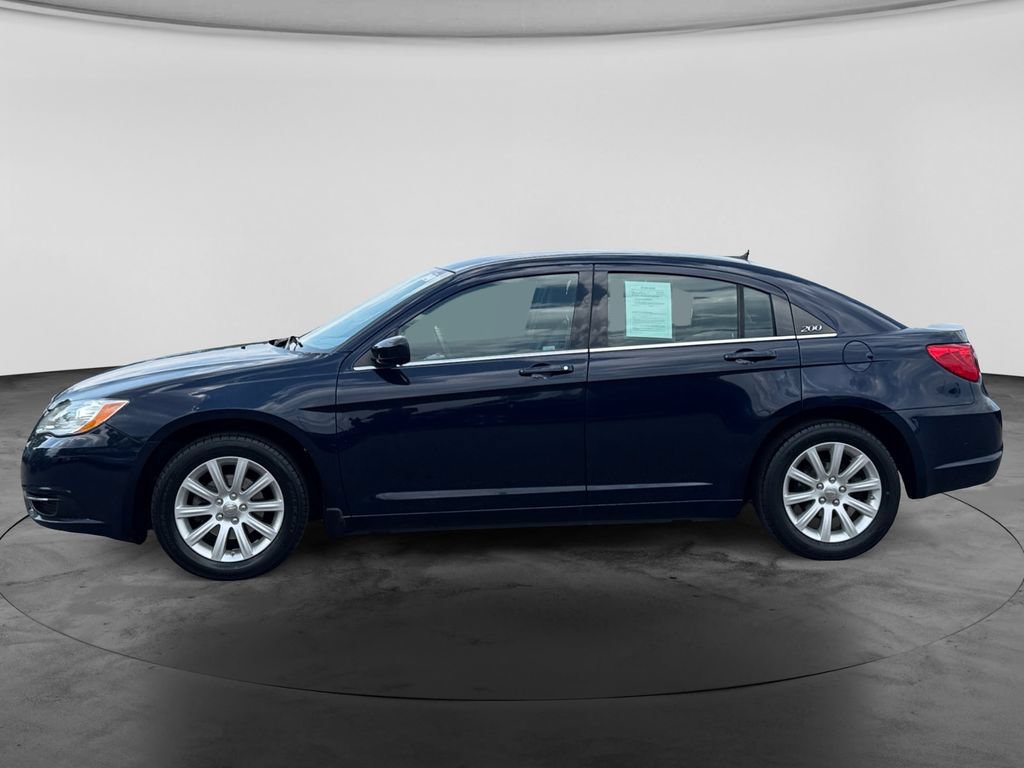 Used 2013 Chrysler 200 Touring FWD image 5