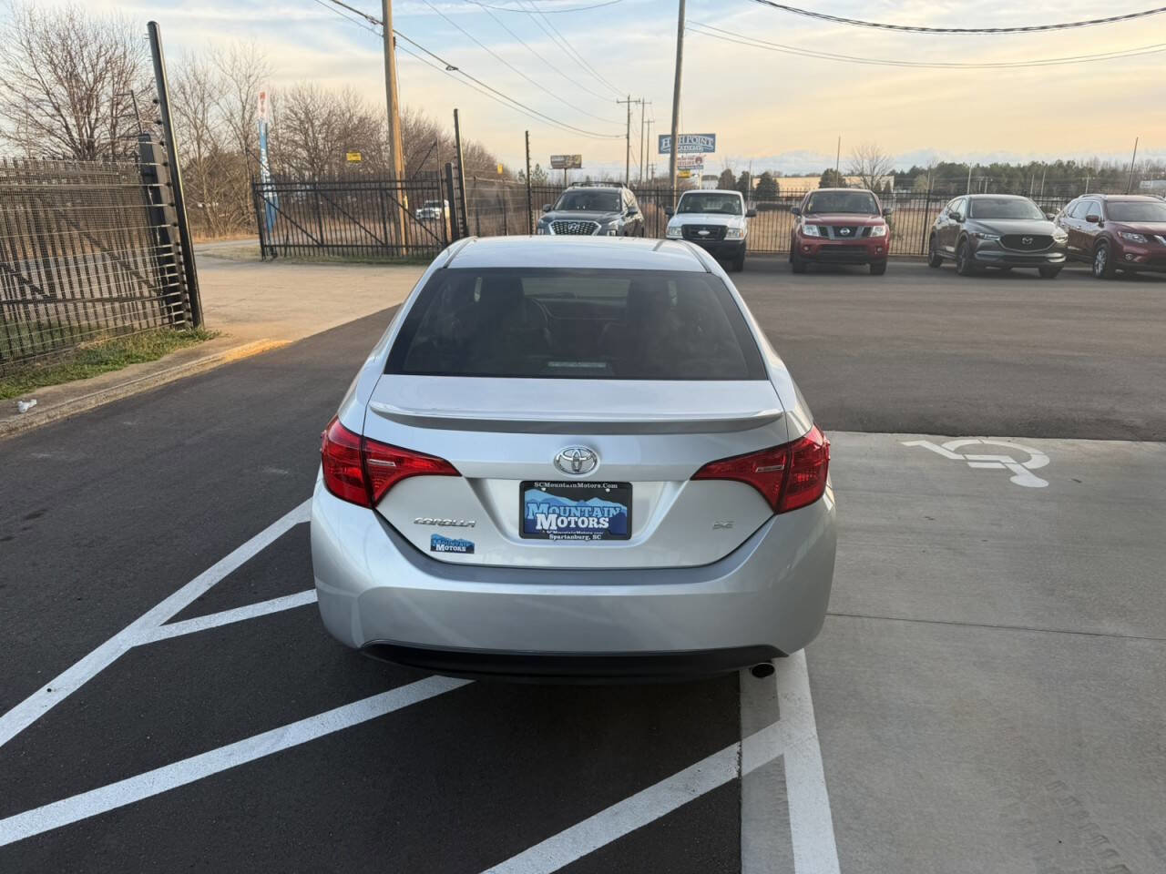 Used 2018 Toyota Corolla SE FWD image 5